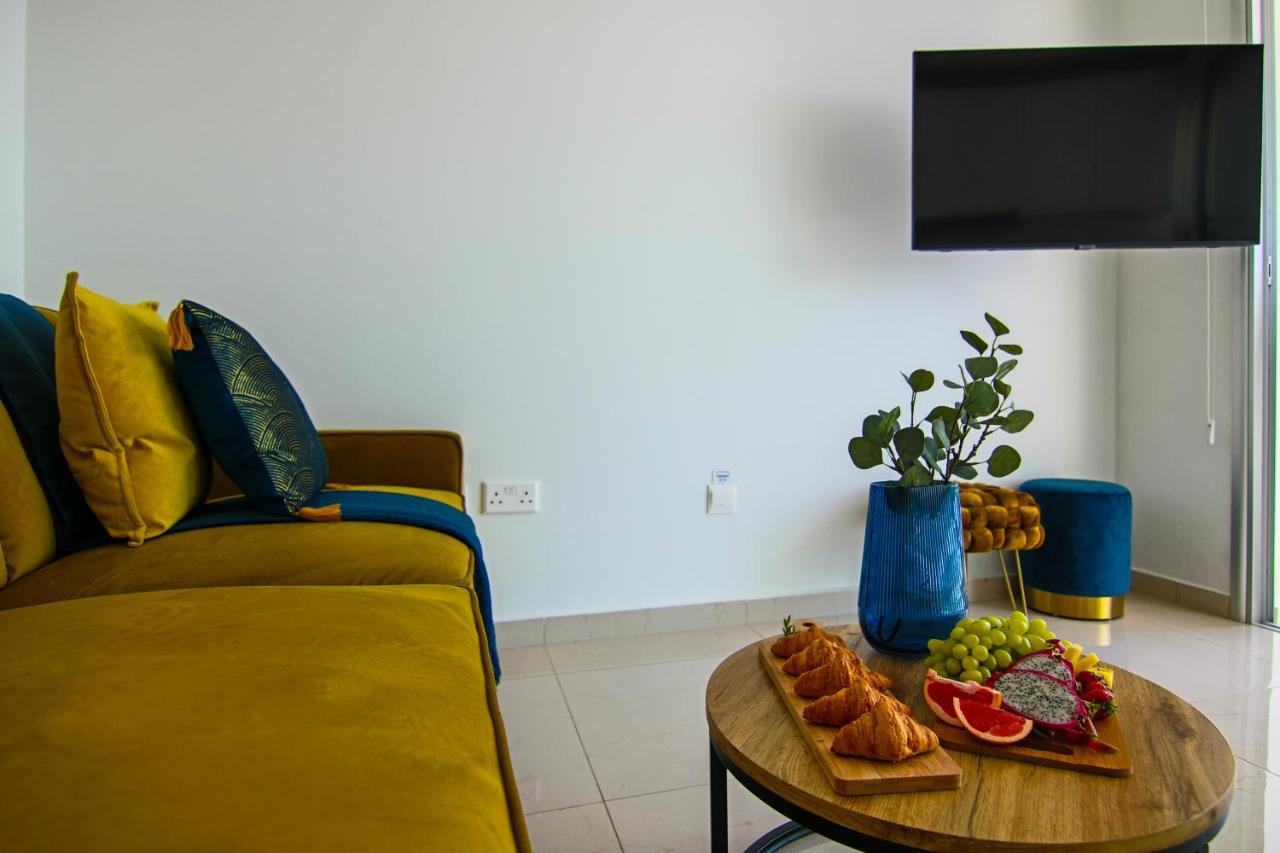 Phaedrus Living: Seaview Gold Flat Lighthouse 48 Lägenhet Paphos Exteriör bild